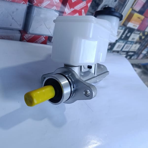 CILINDRO MAESTRO DE FRENO XWP ( con botellon ) PROBOX-HILUX