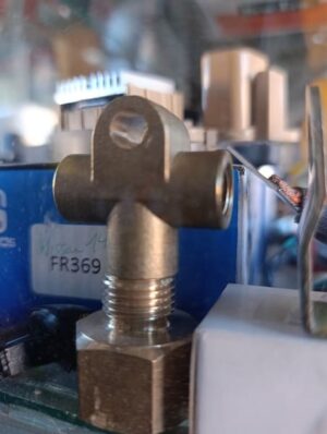 NIPLE DE 3 SALIDAS 10mm  conducto de freno