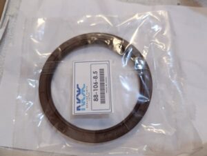 RETEN NOK-88003(88-106-8.5) TOYOTA CIGUEÑAL TRAS LOBO 1RZ