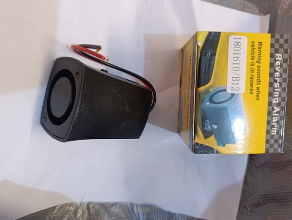 BOCINA DE RETRO B12 12V Taiwan AMARILLO