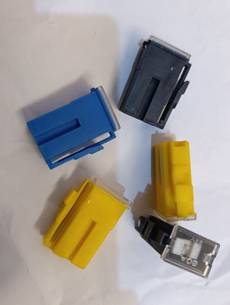 FUSIBLE DE BATERIA GRANDE C/GANCHO 100 AMP  (hembra)