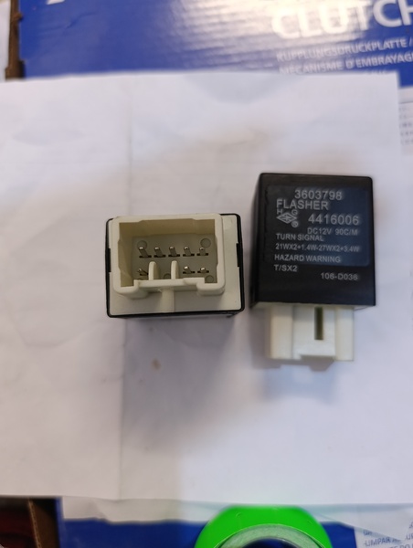RELAY FLASHER de 8 pines (4416006)DE NISSAN chancho