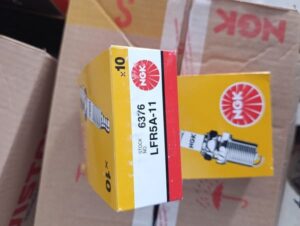 BUJIA NGK LFR5A-11 LLAVE 16 ROSCA LARGO Normal