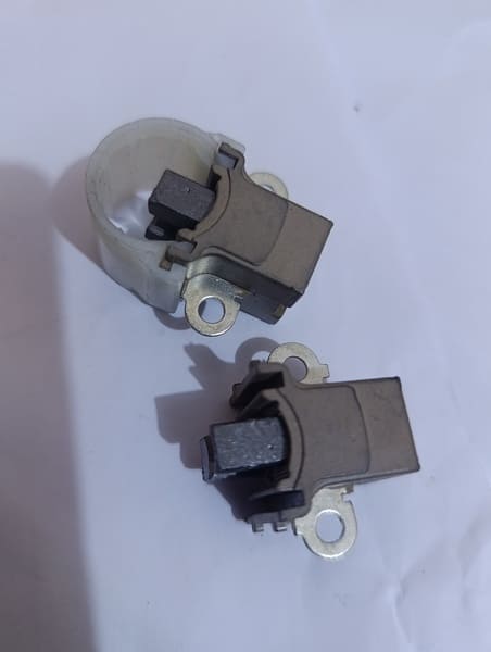 PORTA CARBON REGULADOR DE VOLTAJE OSA-53